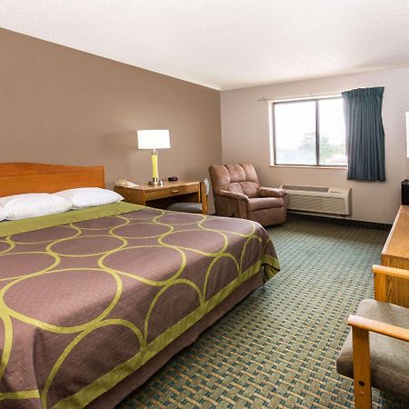 Hotel Super 8 By Wyndham St. Charles Saint Charles Exterior foto